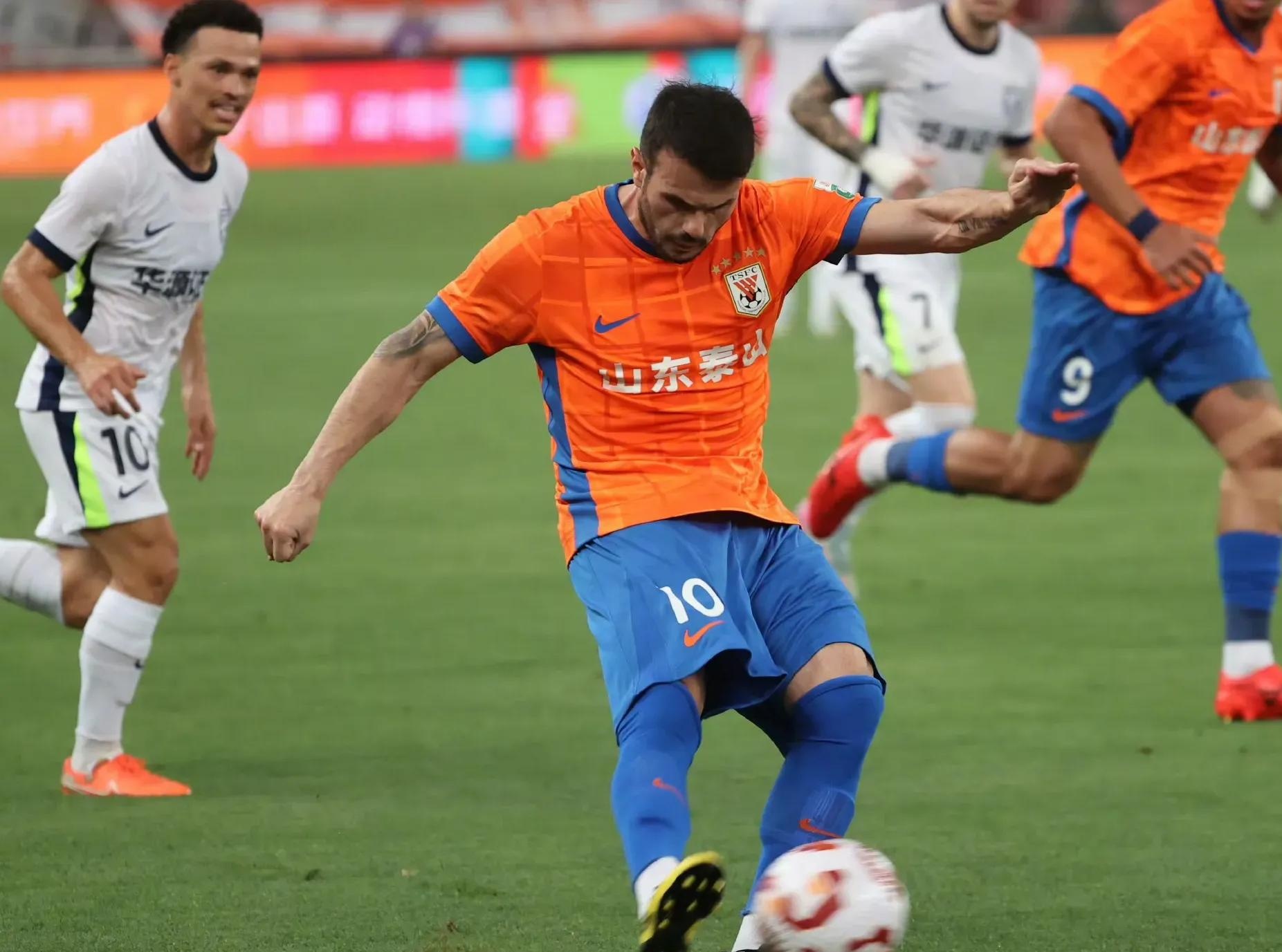 山东泰山发布备战花絮；今晨官宣签约；NBA季后赛任务艰巨；资深球员宣示担当的简单介绍